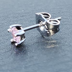XUPING Star-shaped Stud Earrings